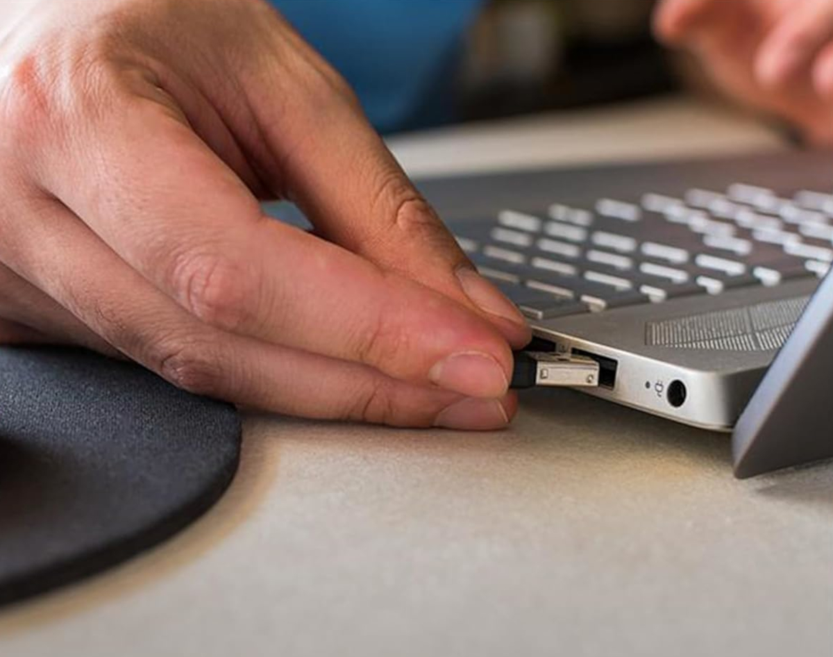 XpressTech_ASUS-Tri-band-Wi-Fi-7-Nano-USB-Adapter-Bluetooth-Compatible_USB-BE92-NANO-3