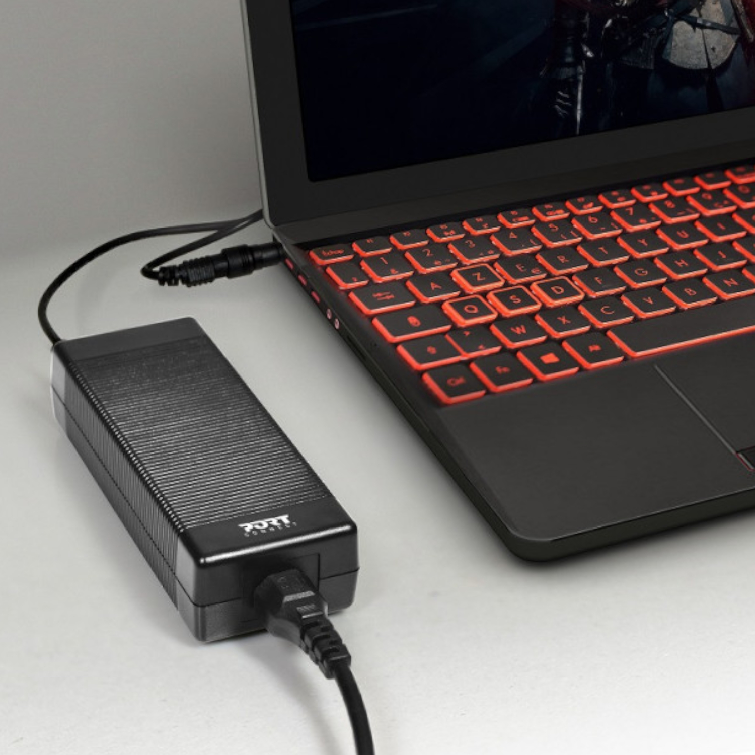 XpressTech_Port-Connect-150W-Universal-Power-Supply_900103-2